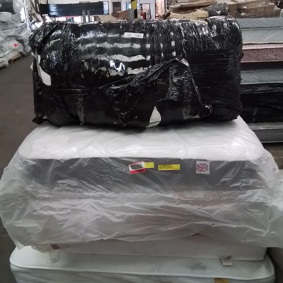 PALLET CONTAINING APPROXIMATELY 5 ASSORTED MATTRESSES 