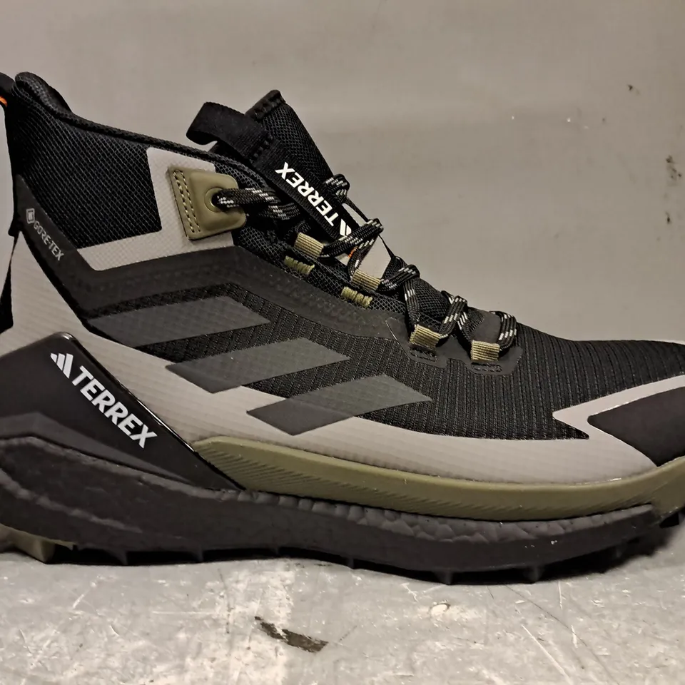 BOXED PAIR OF ADIDAS TERREX FREE HIKER 2 SHOES IN BLACK/GREY/DARK OLIVE UK SIZE 9.5