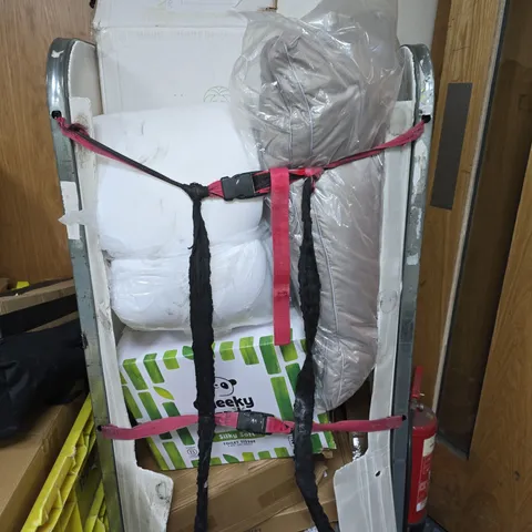 CAGE OF APPROXIMATELY 12 ASSORTED ITEMS INCLUDING CHEEKY PANDA TISSUES AND QUILTED PILLOW