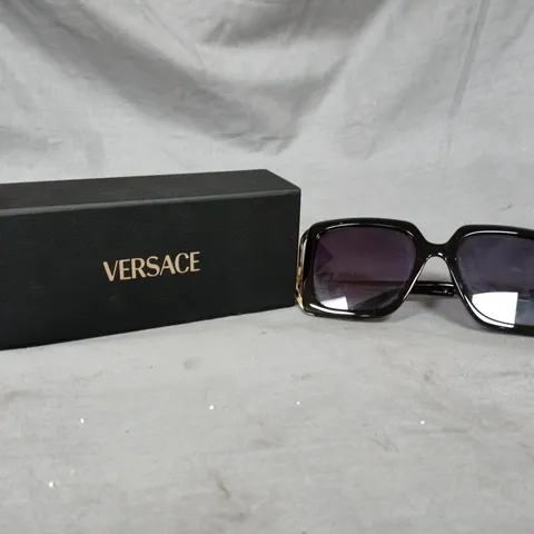 BOXED VERSACHE OVERSIZED WOMENS SUNGLASSES