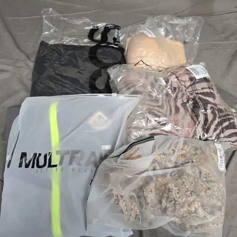 APPROXIMATELY 35 ASSORTED CLOTHING ITEMS IN VARIOUS SIZES, STYLES & COLOURS TO INCLUDE TOPS, BRAS, DRESSES, ETC - COLLECTION ONLY