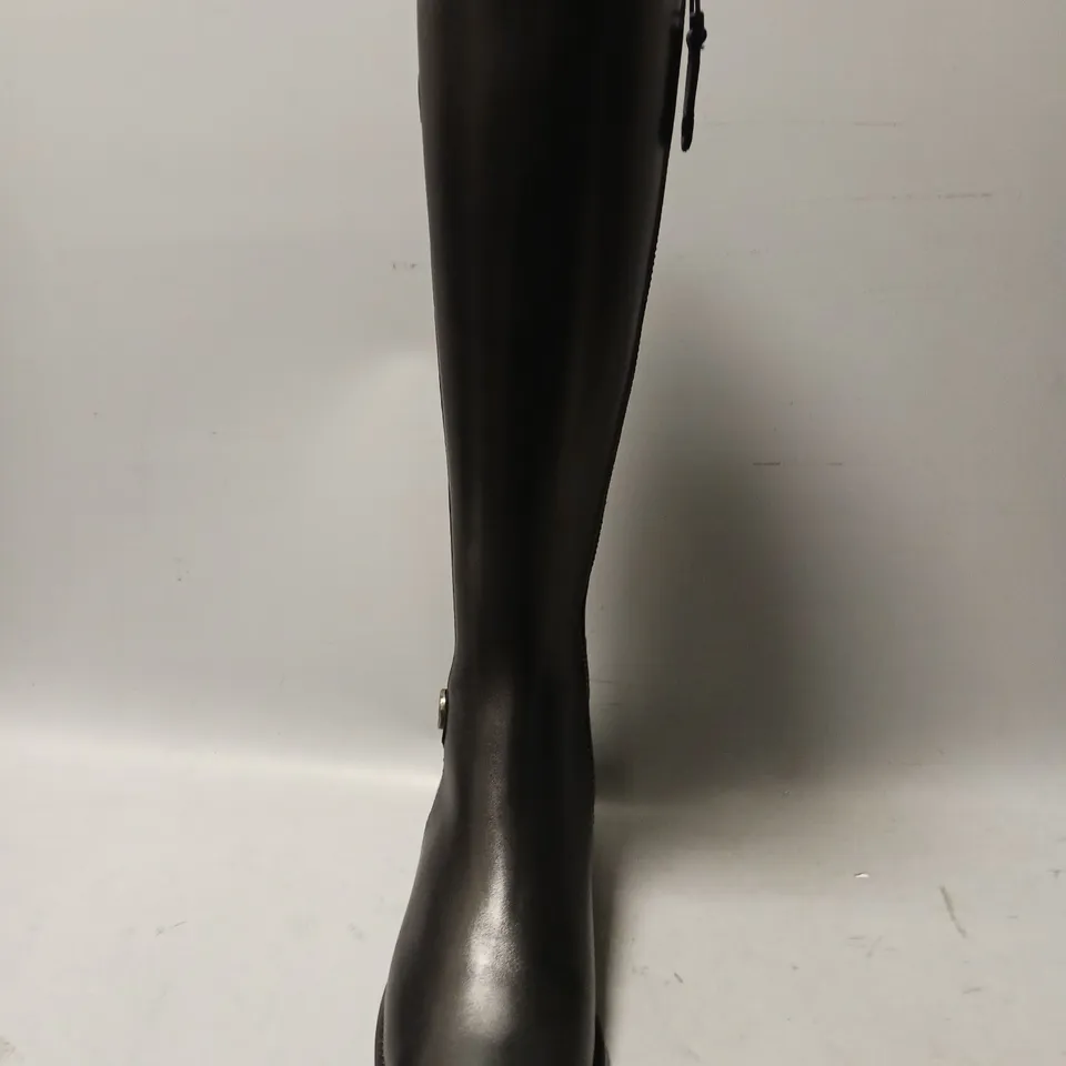 BOXED PAIR OF FAIRFAX & FAVOR SECONDS WOMEN'S FLAT UPTON KNEE-HIGH BOOTS IN BLACK UK SIZE 7.5