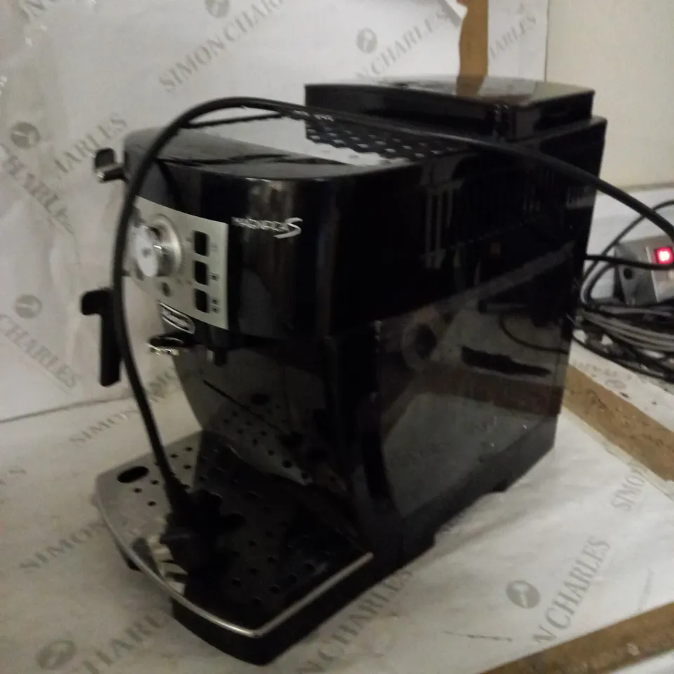 DELONGHI MAGNIFICA S COFFEE MACHINE