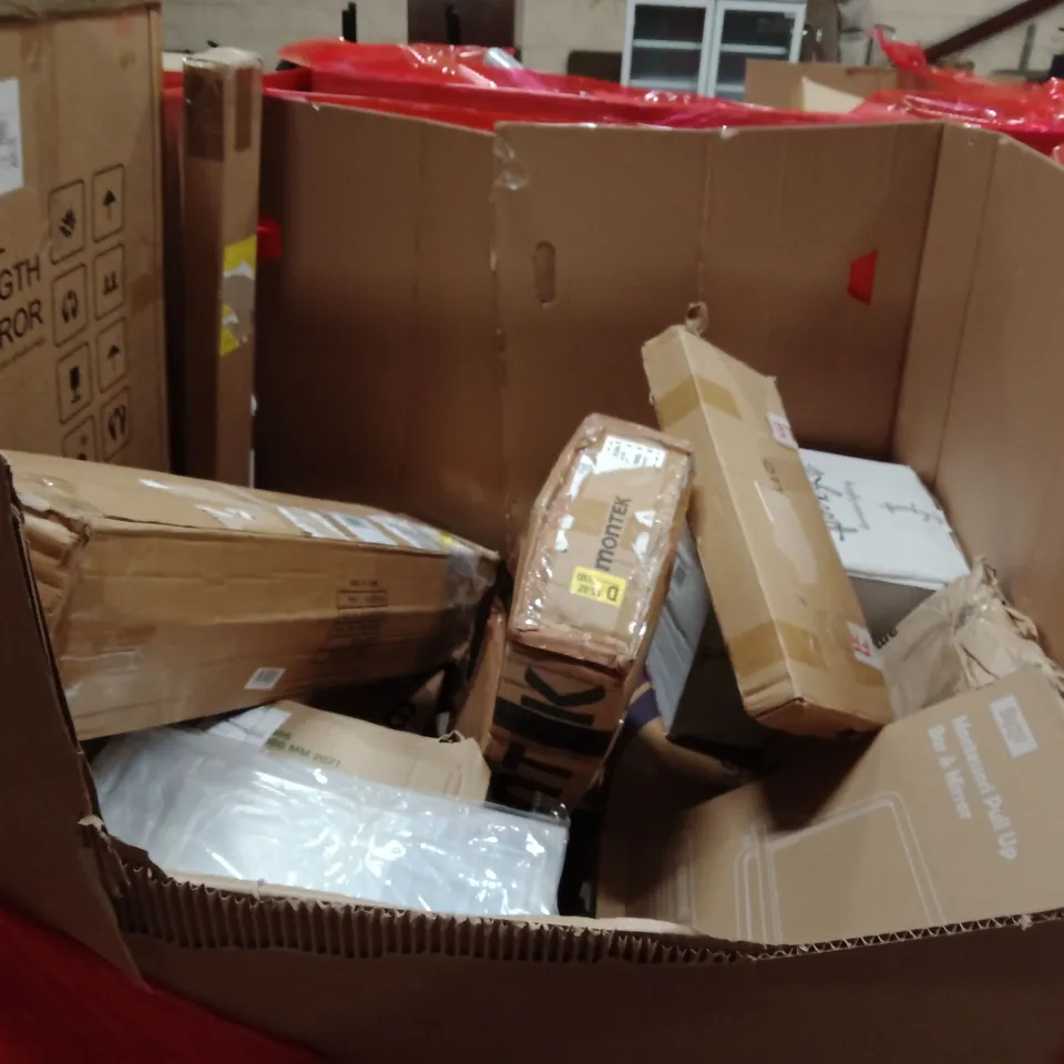 PALLET OF ASSORTED HOUSEHOLD GOODS AND PRODUCTS TO INCLUDE;FULL LENGTH MIRROR,ROLLER BLINDS,DESK MATT