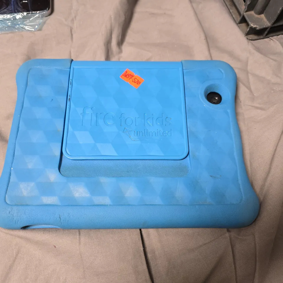 AMAZON TABLET IN BLUE PROTECTIVE CASE 