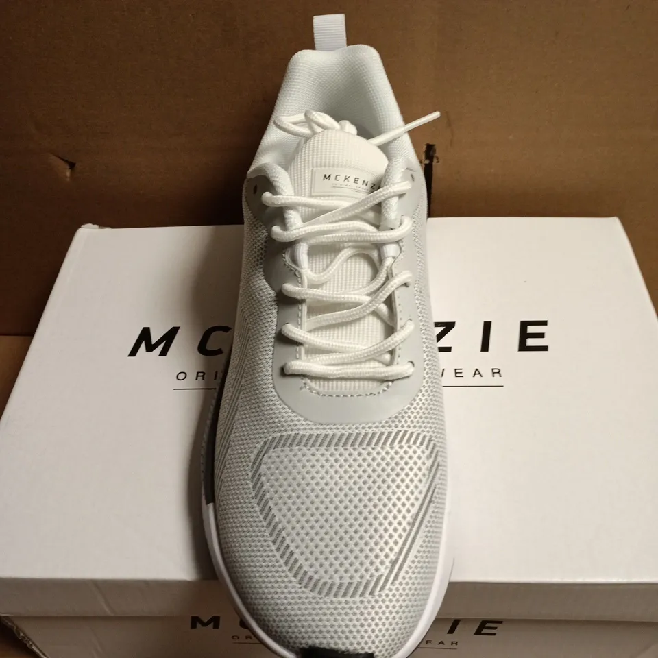 BOXED PAIR OF MCKENZIE WHITE SNEAKERS – UK SIZE 7