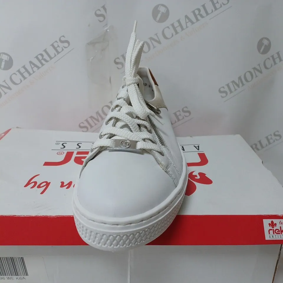 REIKER SIDE ZIP TRAINERS WHITE SIZE 6.5