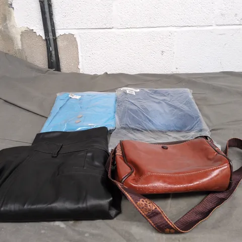 BOX OF APPROXIMATELY 20 ASSORTED CLOTHING ITEMS TO INCLUDE BLUE BUTTON UP TOP, JEANS, LEATHER SKIRT, BROWN BAG WITH SHOULDER STRAPS ETC