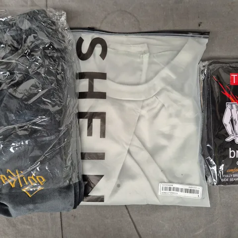 BOX OF APPROXIMATELY 20 ASSORTED CLOTHING AND FASHION ITEMS IN VARIOUS STYLES, SIZES, AND COLOURS - COLLECTION ONLY