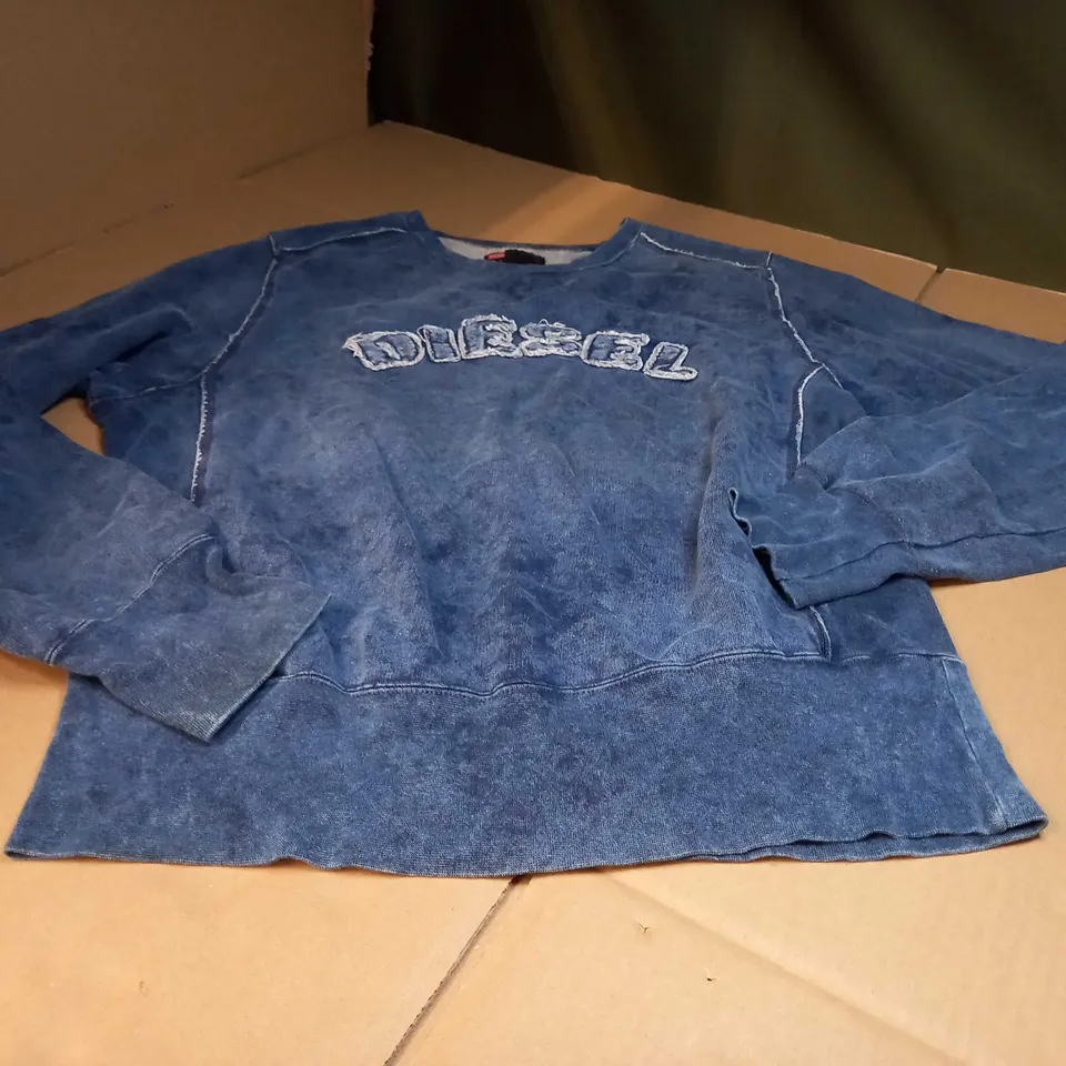 DIESEL DISTRESSED BLUE/LOGO SWEATER - LARGE