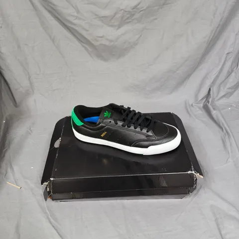 ADIDAS NORA SNEAKERS – BLACK LEATHER, GREEN HEEL TAB, WHITE SOLE UK 9 (US 9.5)