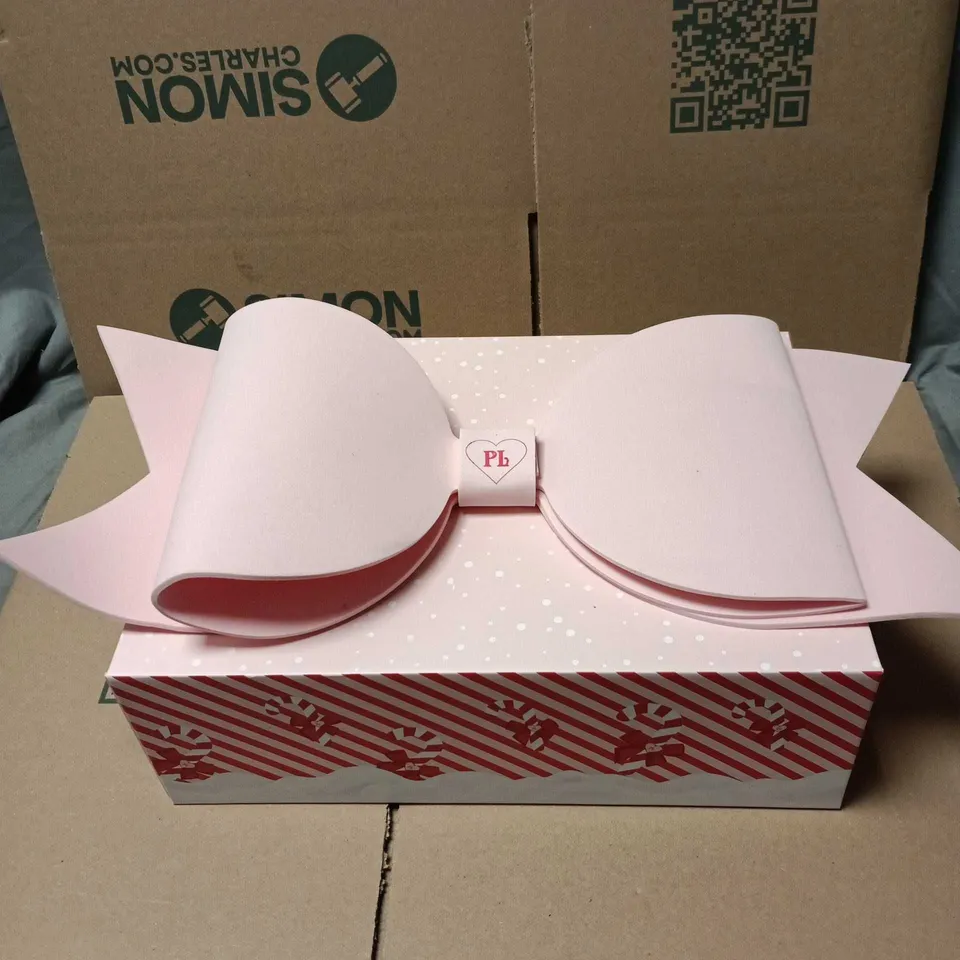 PLOUISE 3 ITEM GIFT BOX TO INCLUDE OBSESSED FOR LESS PARCEL SET AND HAIR TO THE THRONE SHAMPOO