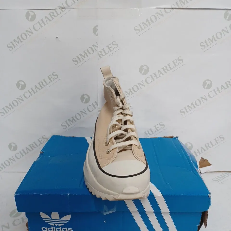 CONVERSE CHUCK TAYLOR SHOES IN TAN - EUR 40