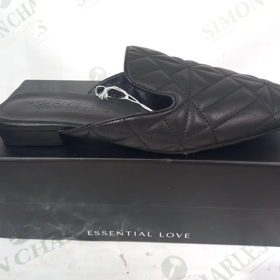 BOXED PAIR OF CARMELA QUILTED CLOSED TOE SLIP-ON SHOES IN BLACK EU SIZE 40