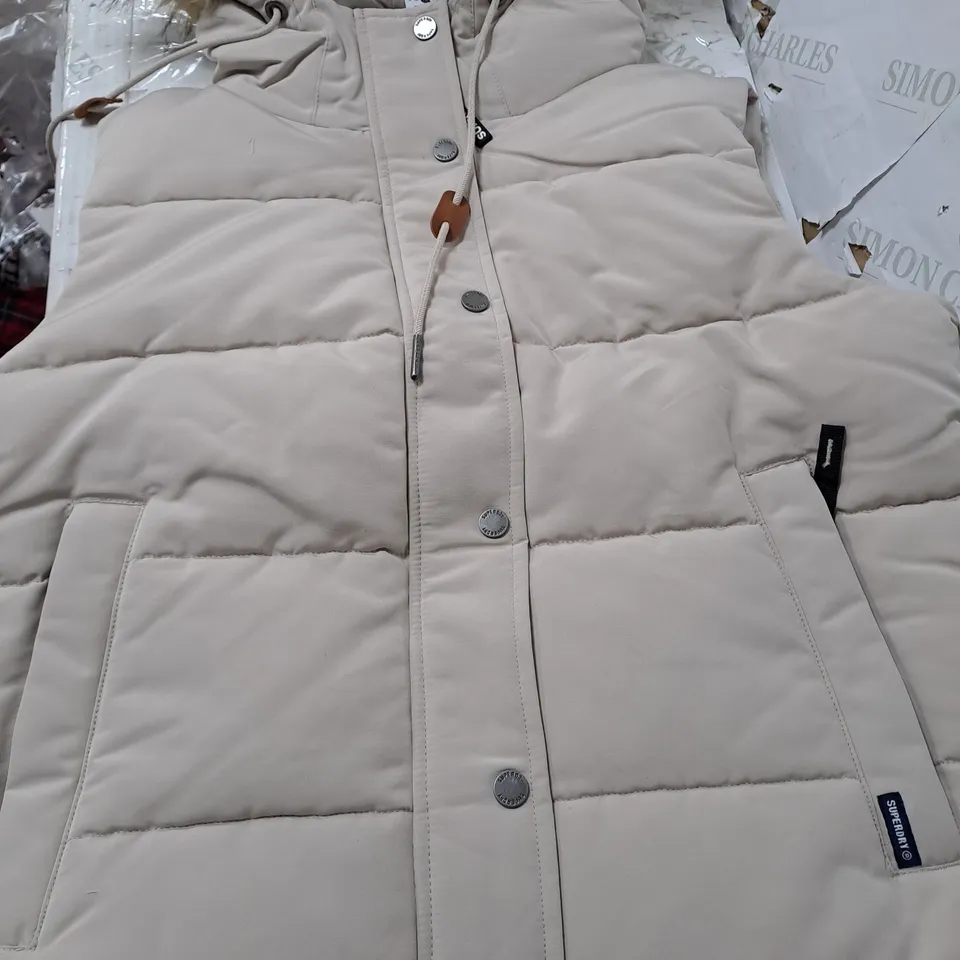 SUPERDRY EVEREST FAUX FUR PUFFER GILET IN GREY - UK LARGE