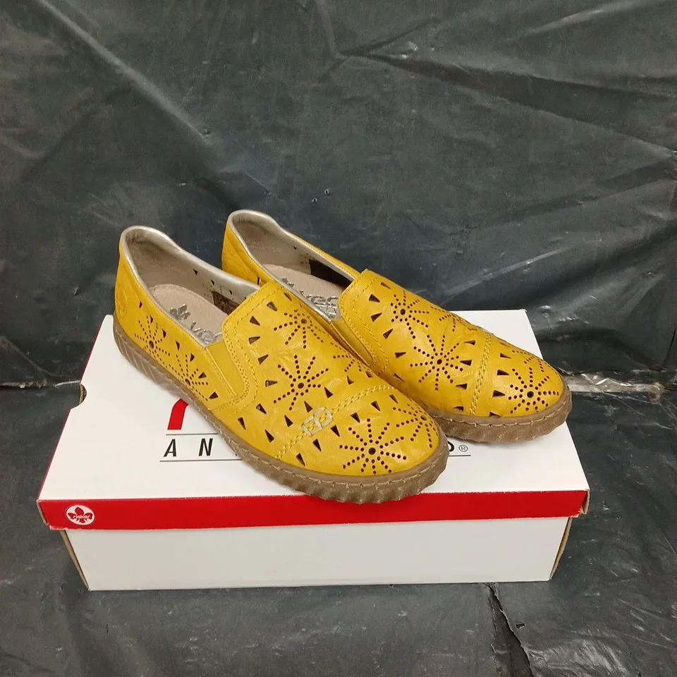 BOXED PAIR OF RIEKER SLIP ON SHOES IN YELLOW - 6