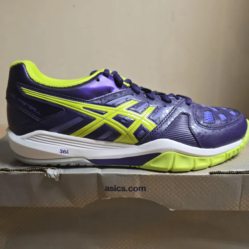 BOXED PAIR OF ASICS GEL-FASTBALL WOMEN’S RUNNING SHOES – UK SIZE 6.5