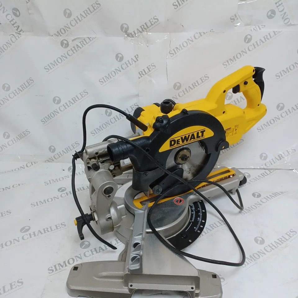 DEWALT DWS774 SAW