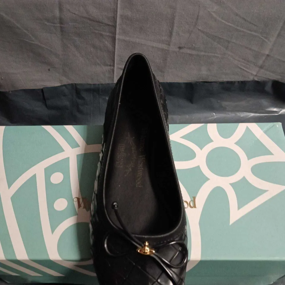 BOXED PAIR OF MELISSA X VIVIENNE WESTWOOD ANGLOMANIA BLACK QUILTED BALLET FLATS – UK 5.5