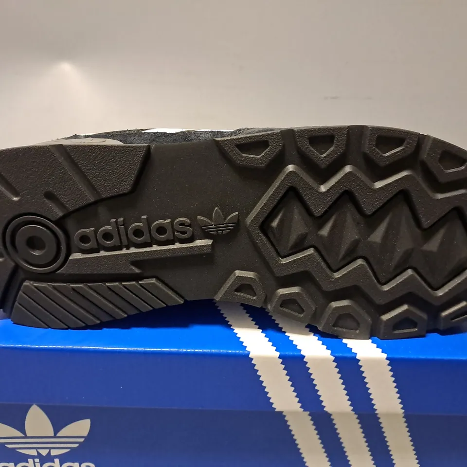 BOXED ADIDAS TREZIOD 2 BLACK TRAINERS - UK 7 1/2