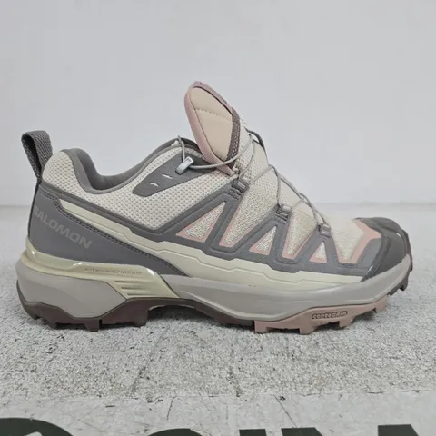 PAIR OF SALOMON HIKING SHOES β UK SIZE 7.5