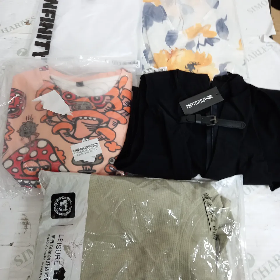 BOX OF APPROXIMATELY 22 ASSORTED CLOTHING ITEMS TO INCLUDE - TOP , JUMPER , DRESS ETC