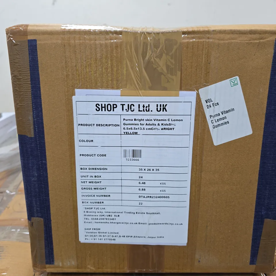 BOX OF APPROXIMATELY 24 TUBS OF PURNA GUMMIES VITAMIN C DIETARY SUPPLEMENT LEMON FLAVOUR FOR ADULT AND KIDS 60 GUMMIES PER TUB