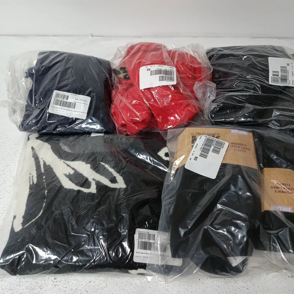APPROXIMATELY 25 ASSORTED CLOTHING ITEMS IN VARIOUS SIZES, STYLES & COLOURS TO INCLUDE BRANDS SUCH AS MUK LUKS, MARLA WYNNE, FRANK USHER, ETC - COLLECTION ONLY