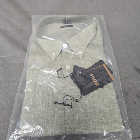 HUGO BOSS MEN'S SHIRT – LIGHT GREEN LINEN-STYLE SHIRT WITH BUTTON-DOWN COLLAR - SIZE XL