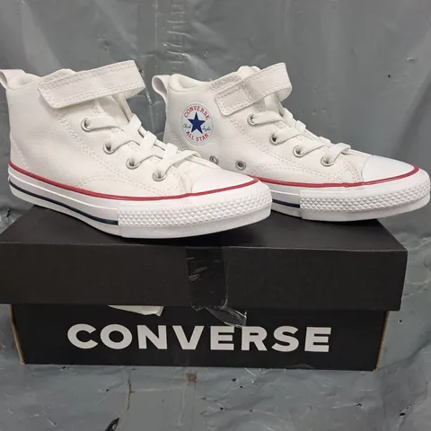 BOXED PAIR OF CONVERSE YOUTH MALDEN STREET MID TOP TRAINERS IN WHITE SIZE UK 1