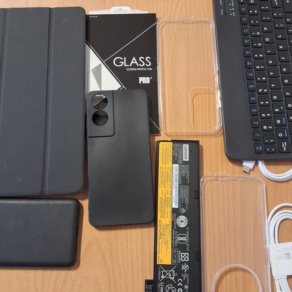 LOT OF ASSORTED MOBILE PHONE ACCESSORIES TO INCLUDE CABLES, CHARGERS, COVERS AND SCREEN PROTECTORS