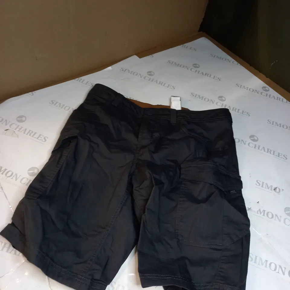 GREY CARGO SHORTS SIZE 31