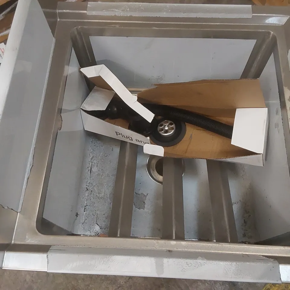 COMMERCIAL STAINLESS STEEL SINK