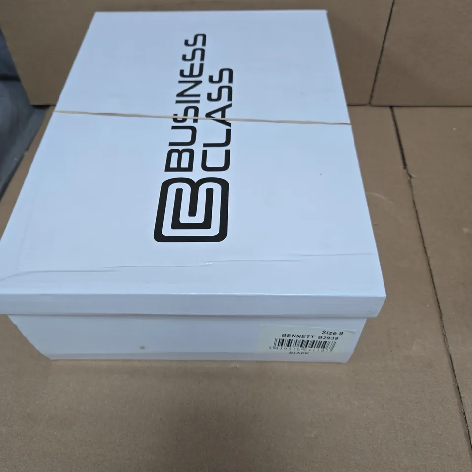 BUSINESS CLASS - MEN'S BENNET BLACK LEATHER LACE-UP BOOTS, UK 9