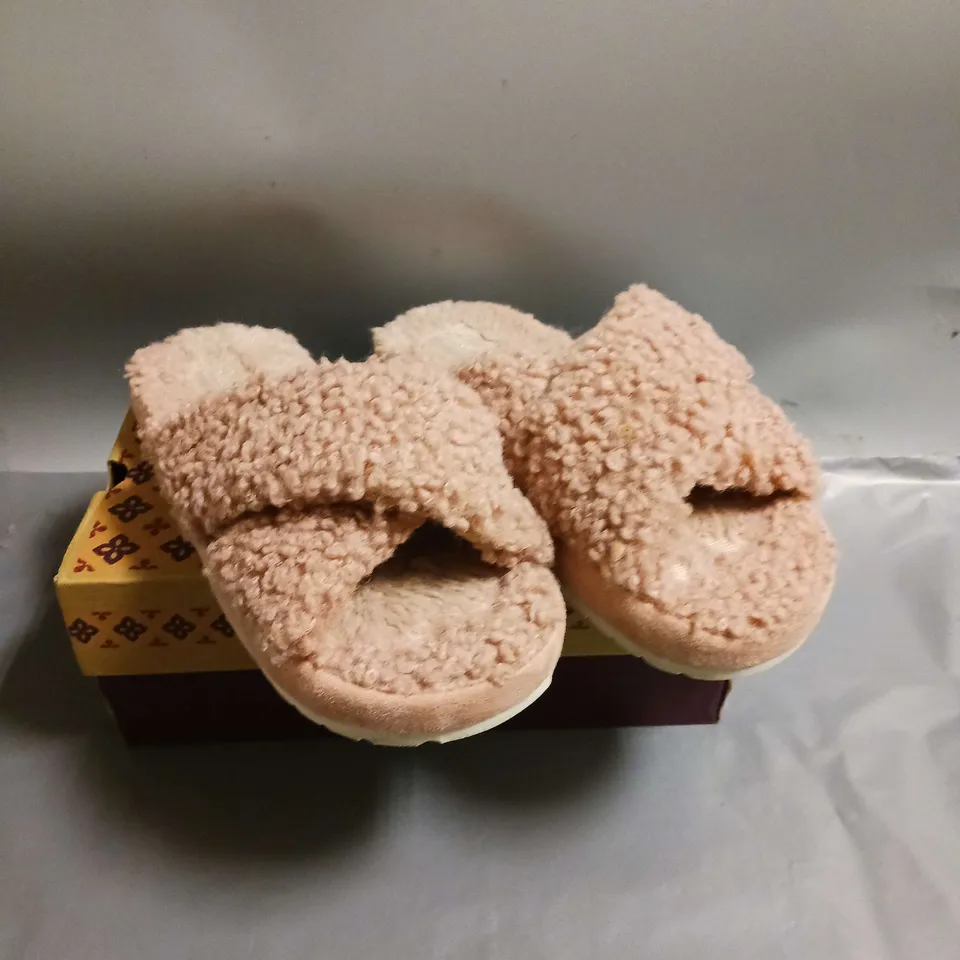 SKECHERS LADIES FLUFFY SLIDERS PINK SIZE 5