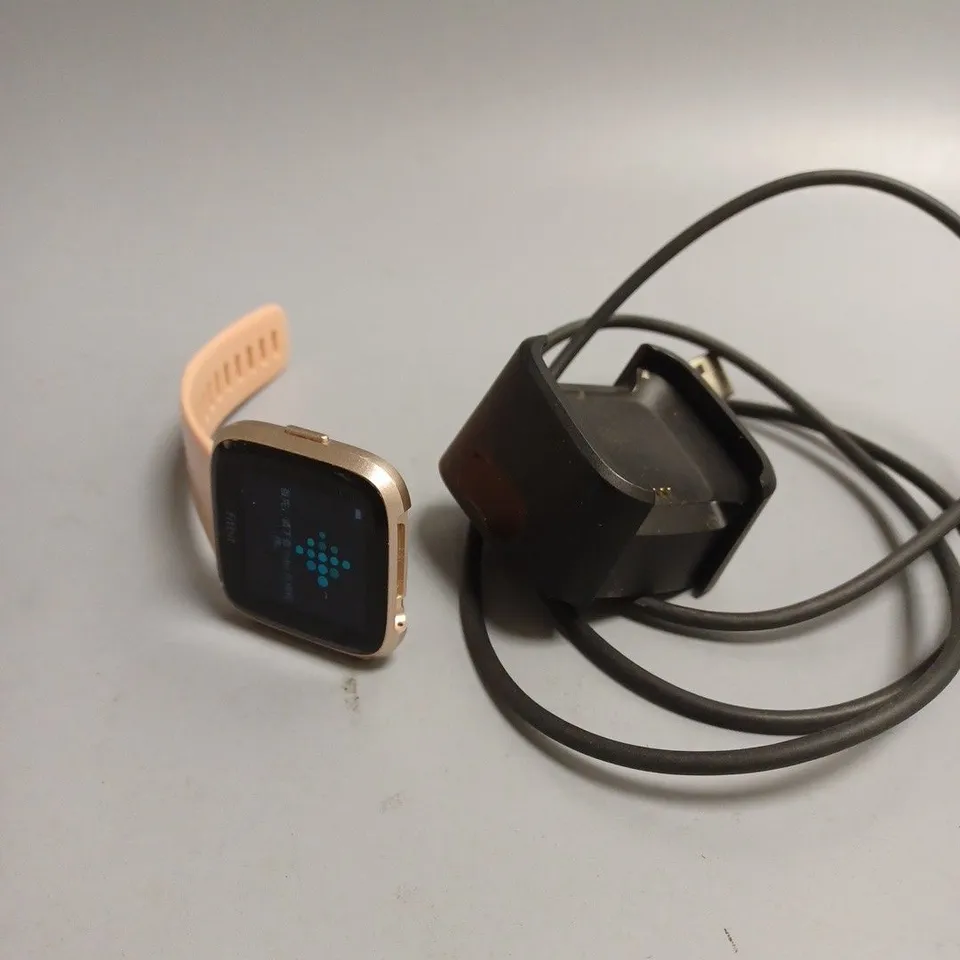 FITBIT VERSA HEALTH/FITNESS TRACKER SMART WATCH 