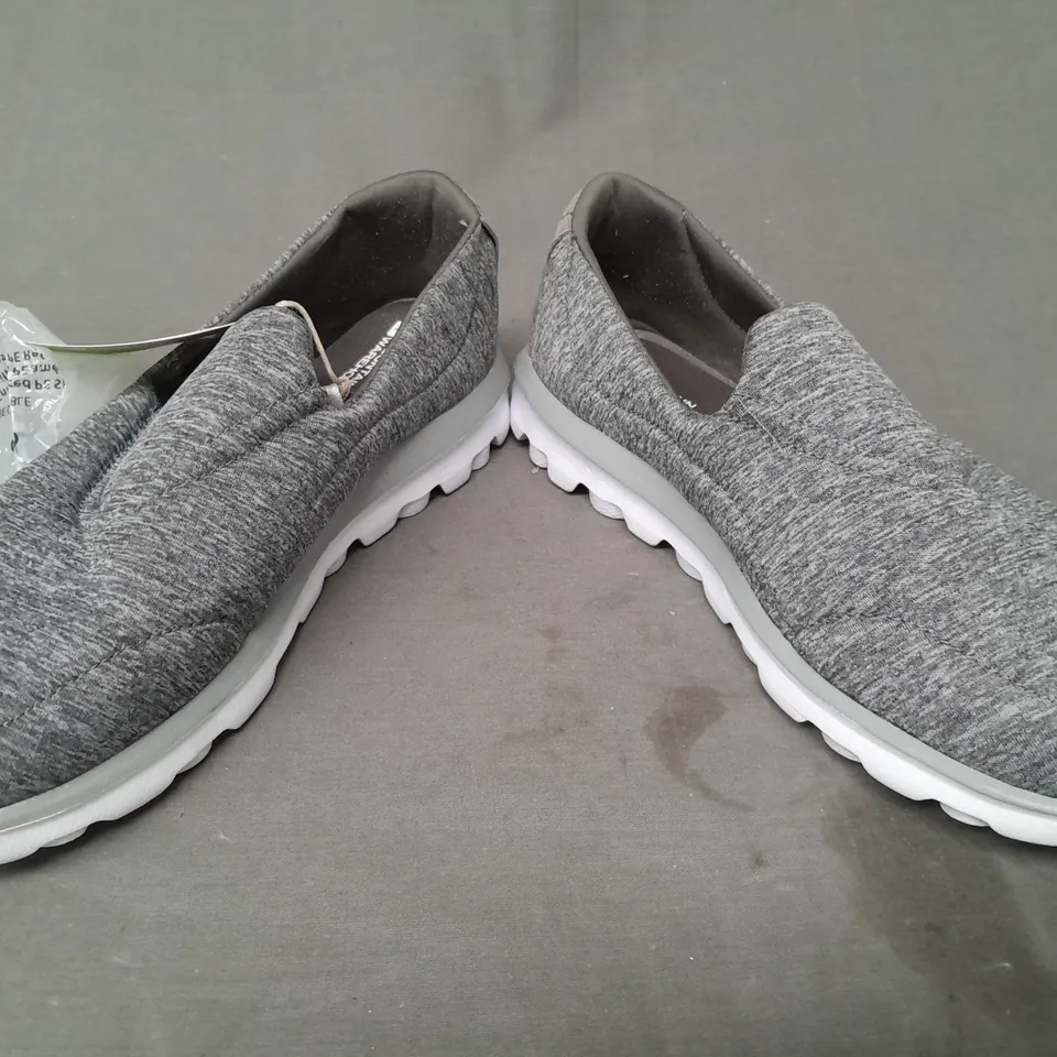 PAIR OF MOUNTAIN WAREHOUSE SLIP-ON SHOES IN GREY UK SIZE 6