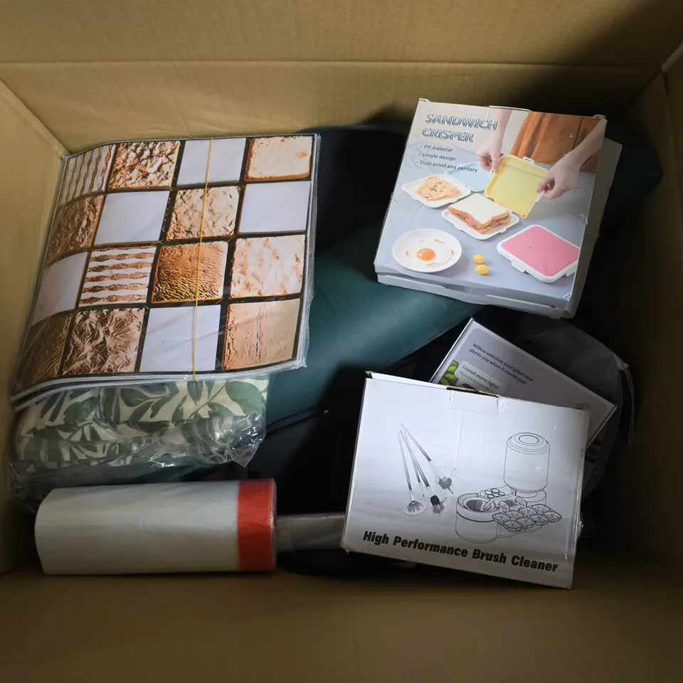 BOX OF APPROXIMATELY 15 ASSORTED HOUSEHOLD ITEMS TO INCLUDE SANDWICJ CRISPER, BRUSH CLEANER AND BREAST ARMOUR
