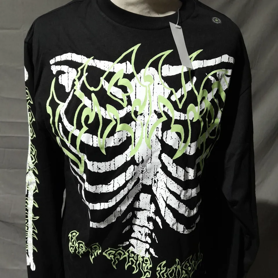 VANS CLASSIC FIT HALLOWEEN LS TEE SIZE MEDIUM 