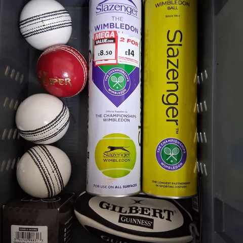 APPROXIMATELY 14 ASSORTED SPORTS BALLS TO INCLUDE; VIPER CRICKET BALL, GUNN AND MOORE CRICKET BALL, SLAZENGER TENNIS BALLS AND GILBERT RUGBY BALL