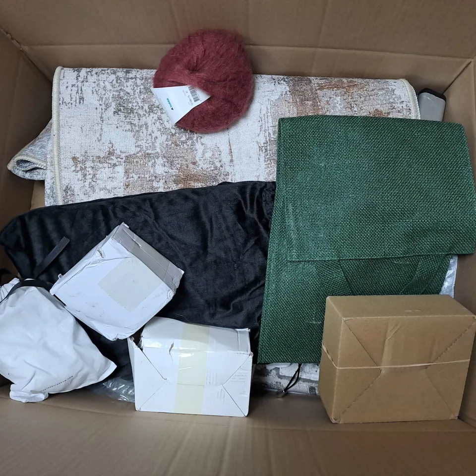 APPROXIMATELY 20 ASSORTED HOUSEHOLD ITEMS to include wallpaper, high pressure shower head, water filter, etc - collection only