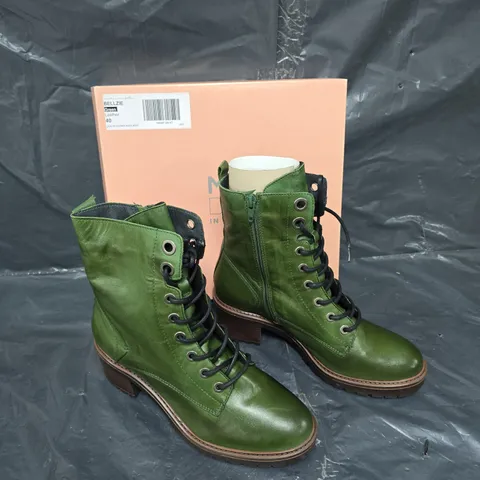 BOXED PAIR OF MODA IN PELLE BELLZIE GREEN LEATHER LACE UP LEATHER ANKLE BOOT SIZE 40