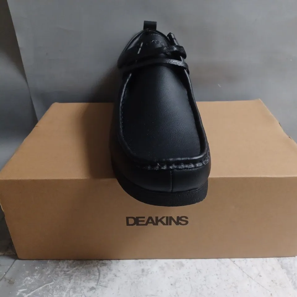 BOXED PAIR OF DEAKINS HUDSON SHOES IN BLACK SIZE UK 11