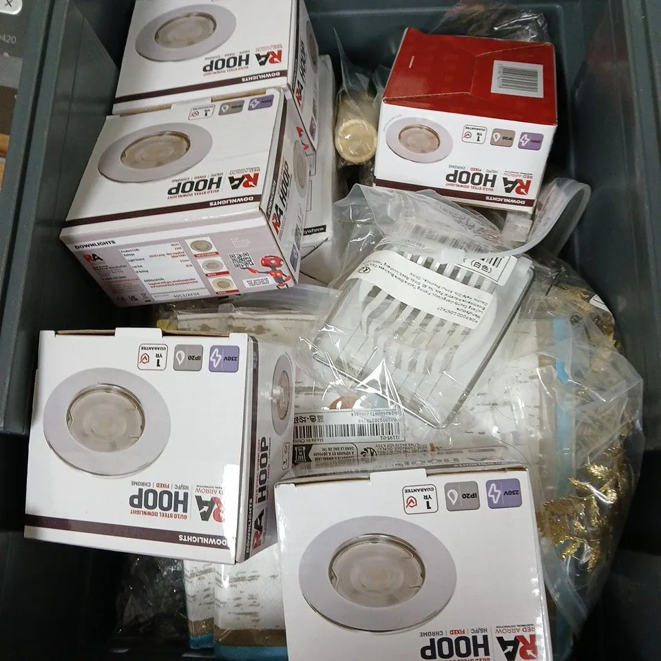 APPROXIMATELY 10 HOUSEHOLD ITEMS TO INCLUDE NAPKINS, SILICONE MOLD, MIFFY PHOTOFRAME, ETC