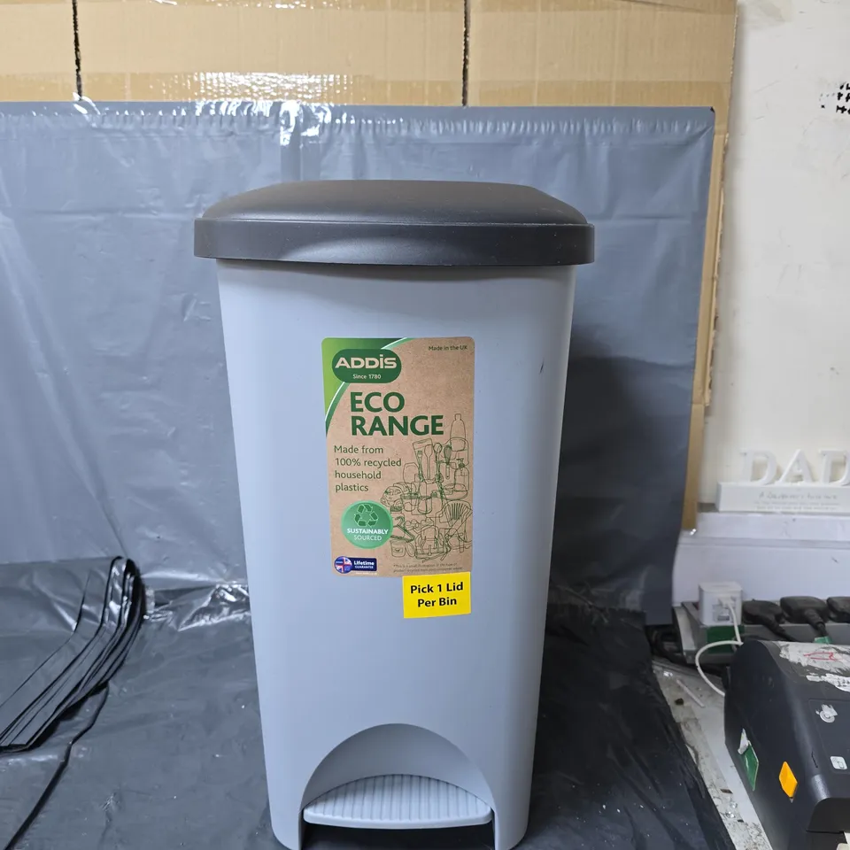 PLASTIC FAMILY BIN IN GREY