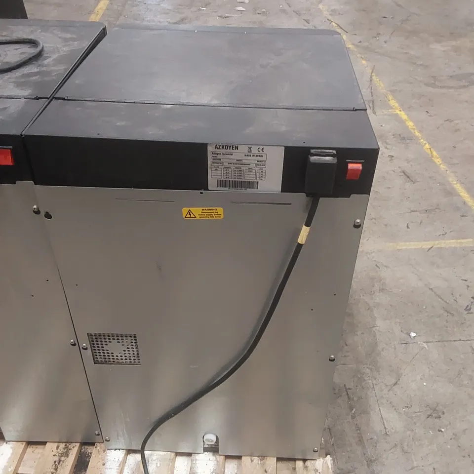 COFFETEK VITRO S5 COMMERCIAL COFFEE VENDING MACHINE