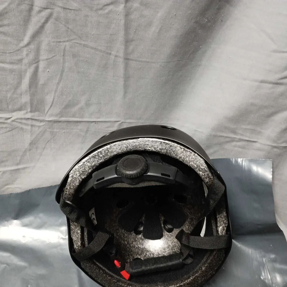 BLACK PROTECTIVE HELMET WITH VENTILATION HOLES 