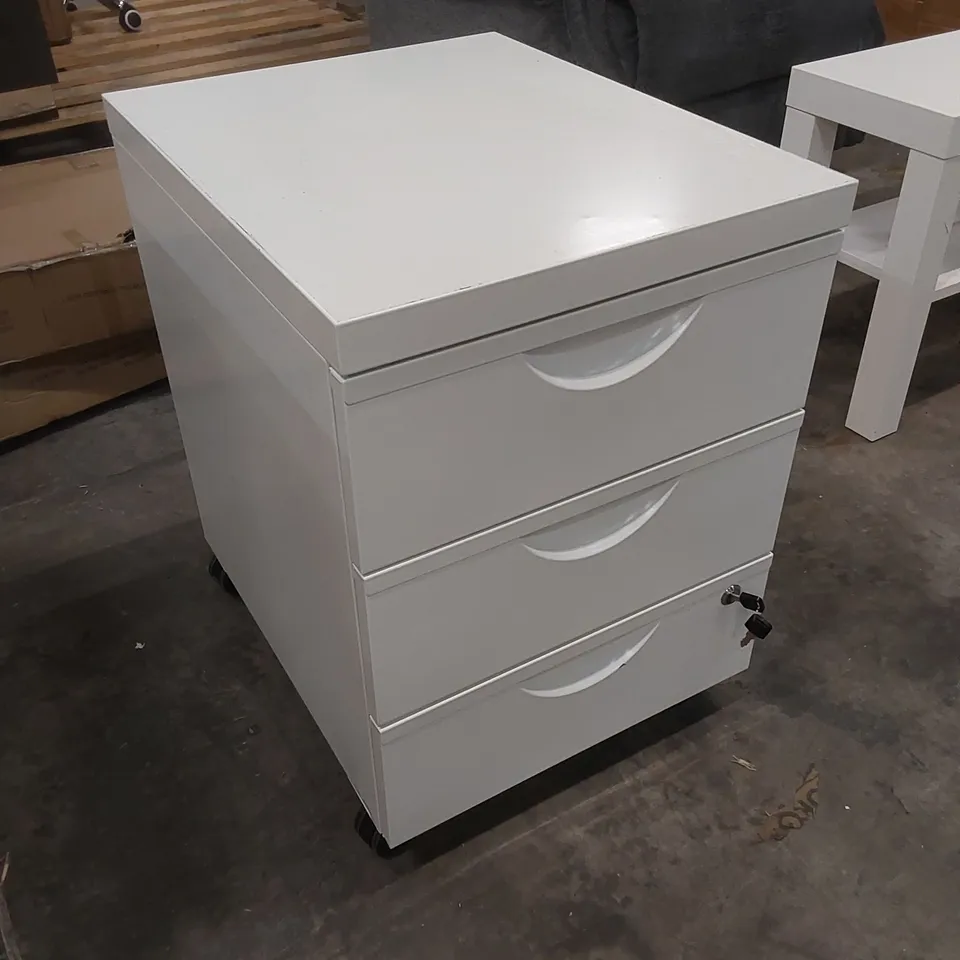 SMALL METAL 3-DRAWER FILING CABINET ON CASTERS - WHITE