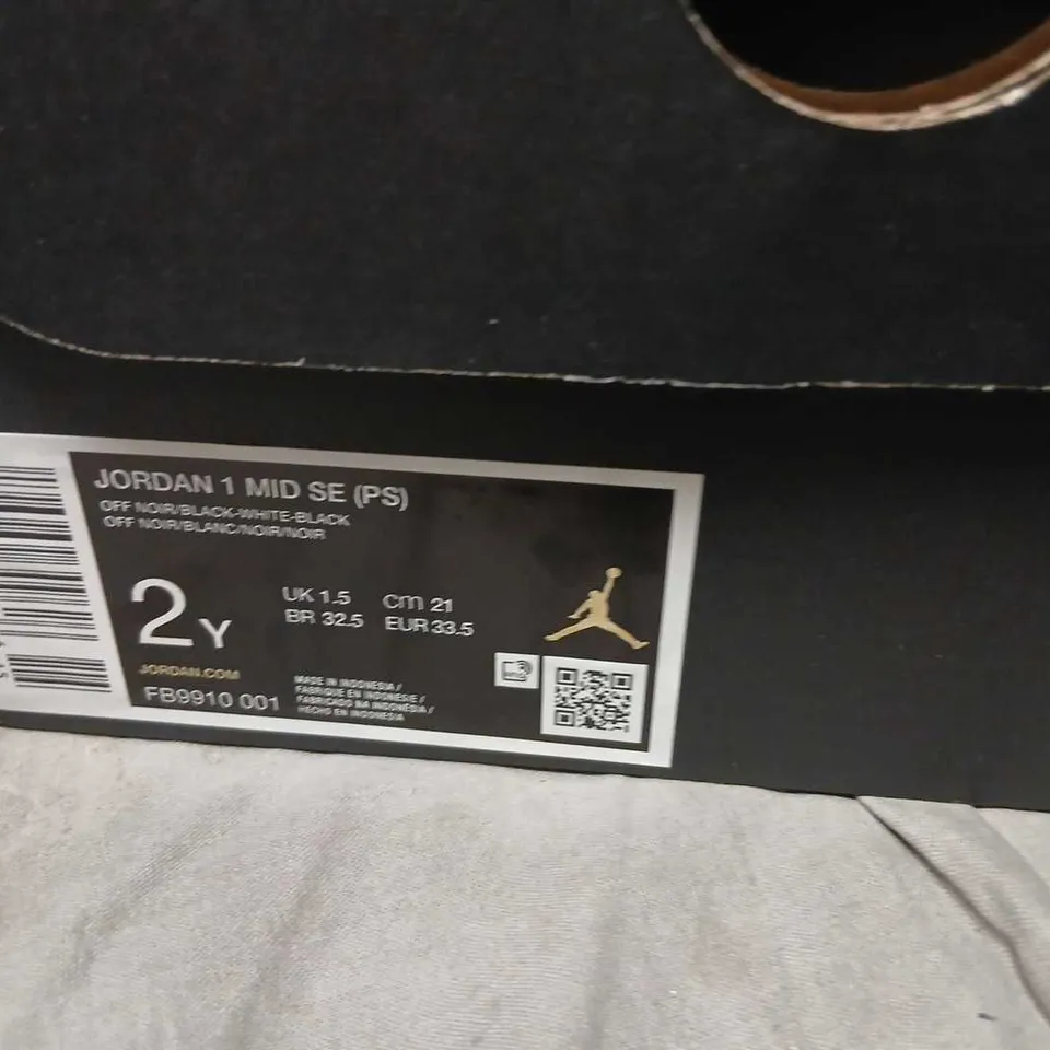 AIR JORDAN 1 MID SE PRESCHOOL – BLACK/WHITE (2Y) UK 1.5 