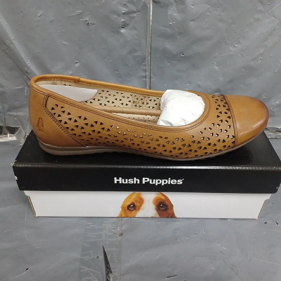 BOXED PAIR OF WOMENS LEAH BALLERINA SHOES SIZE 7